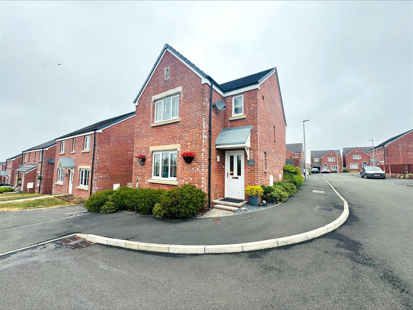 Clos Y Nant, Carway, Kidwelly, SA17 4JH
